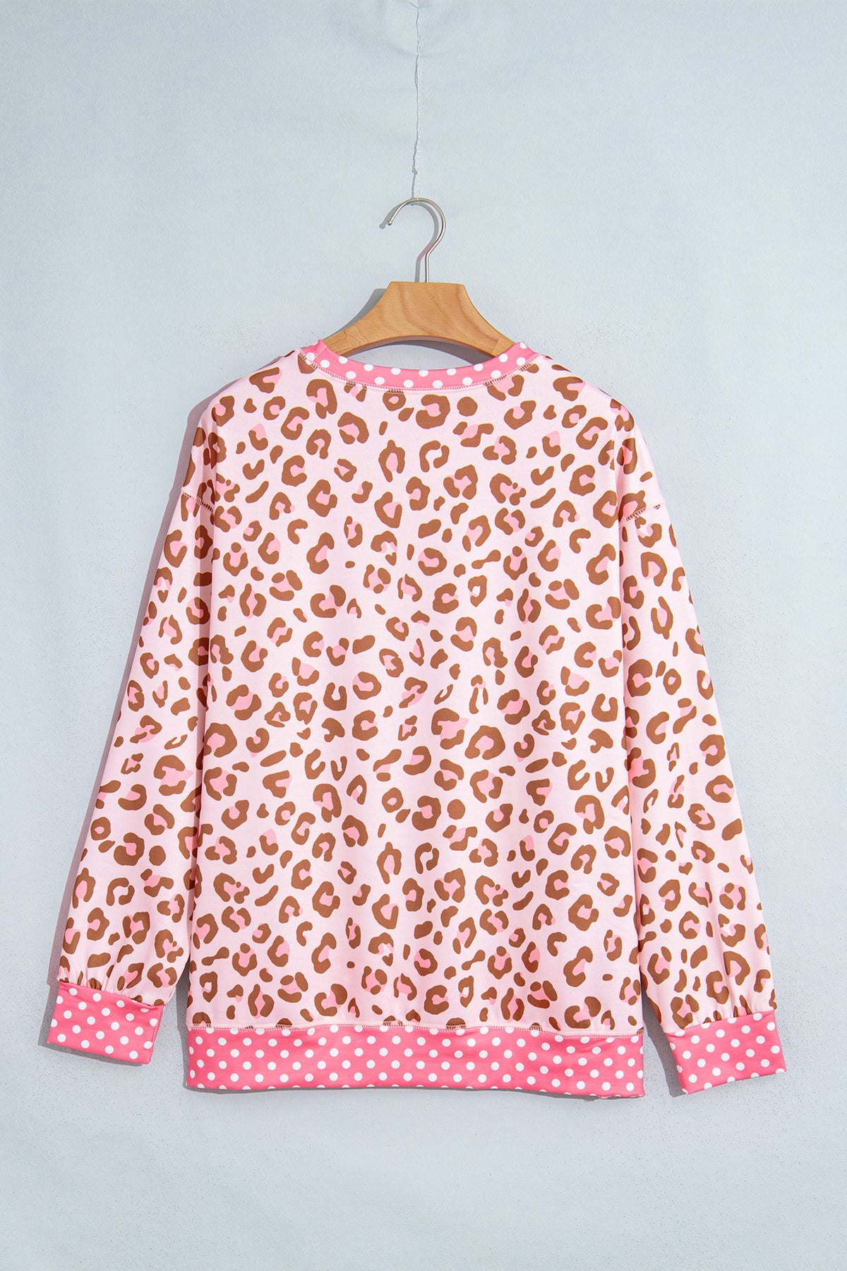 Top Caqui de Manga Larga con Estampado Leopardo y Lunares | Detallia