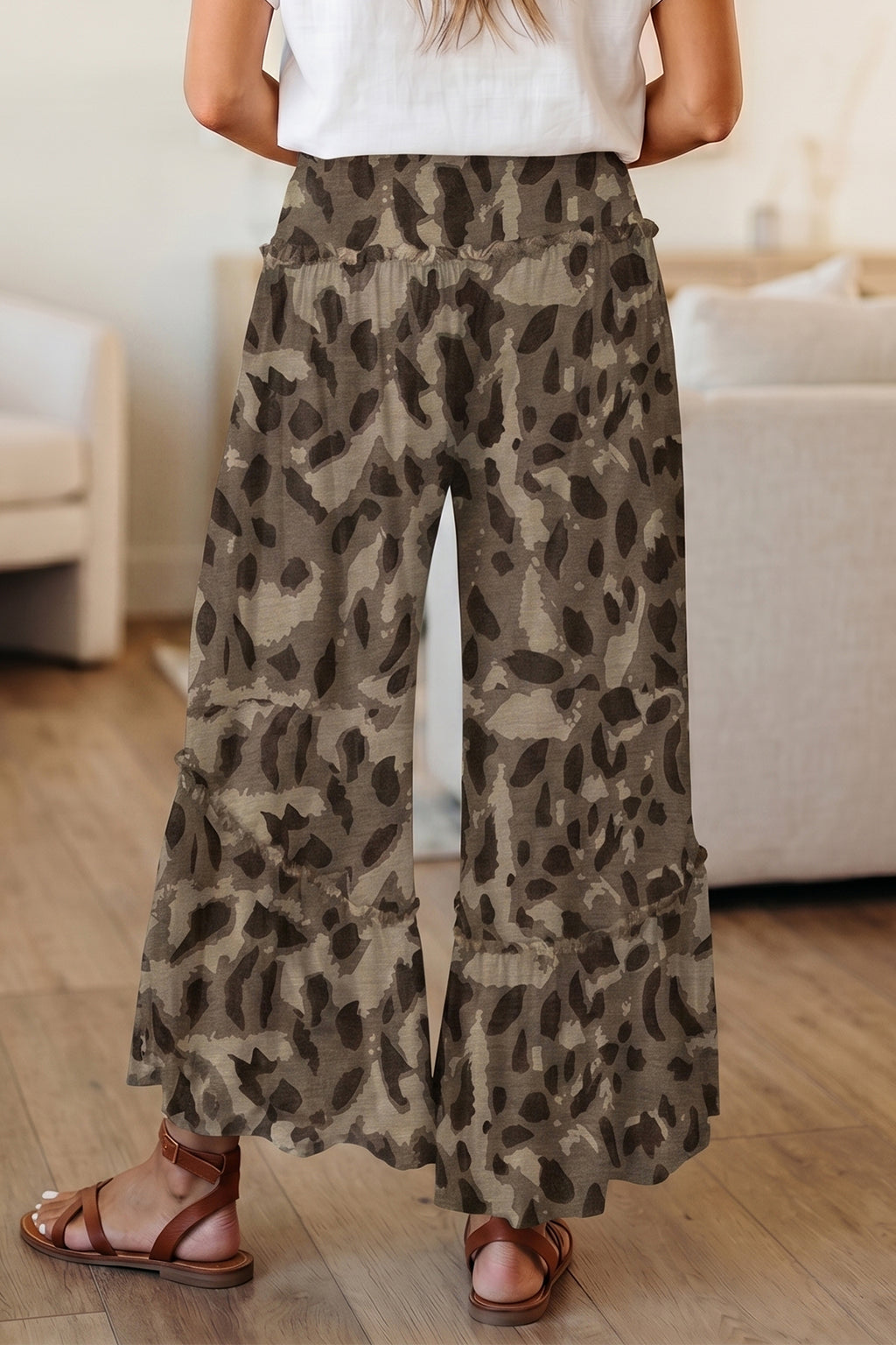 Pantalón Camuflaje Multicolor de Pernera Ancha | Detallia