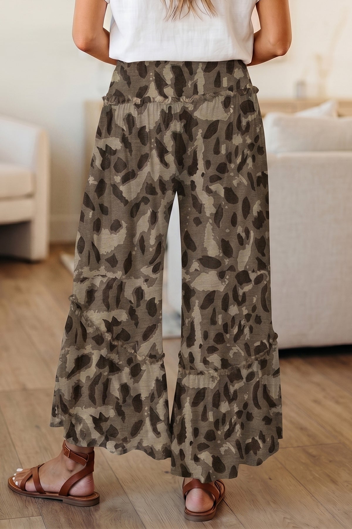 Pantalón Camuflaje Multicolor de Pernera Ancha | Detallia