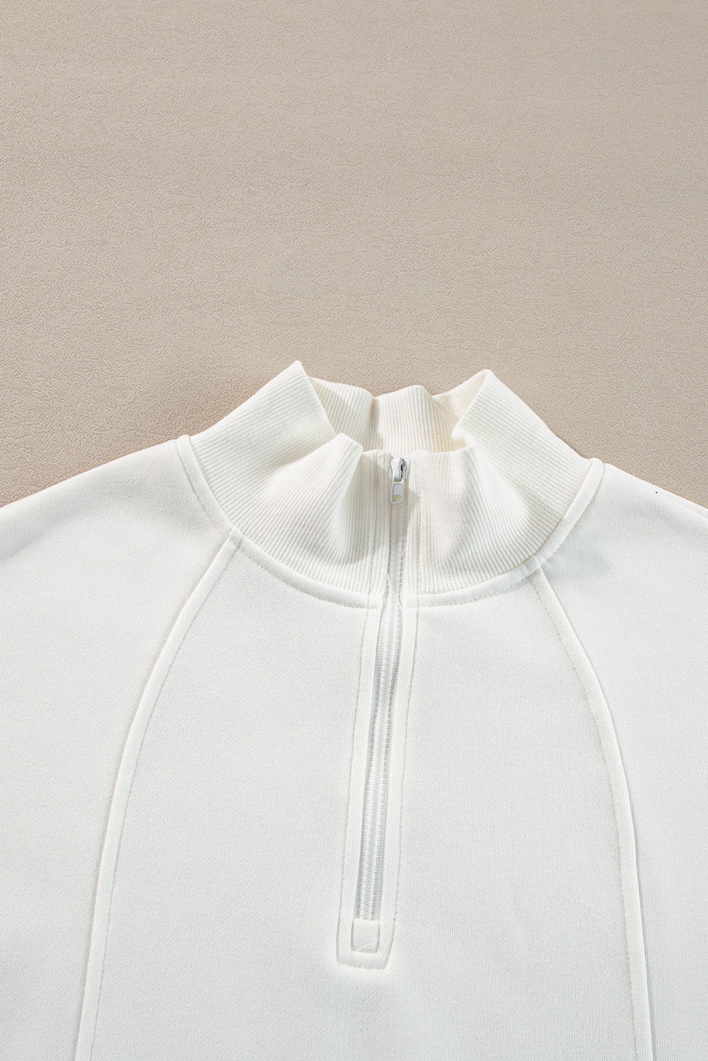 Sudadera Fucsia de Cuello Cremallera y Hombro Caído | Detallia