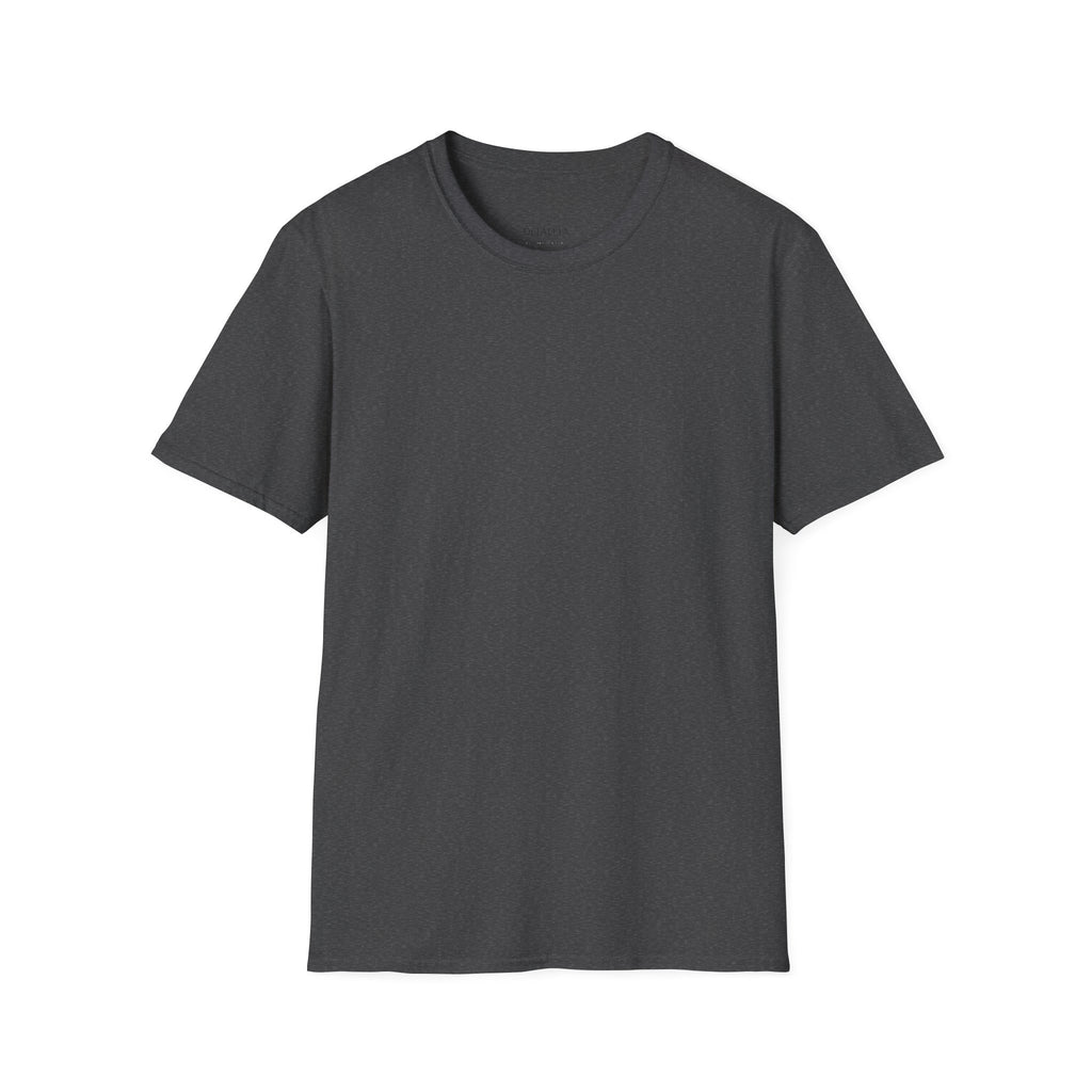 Camiseta "You, Me, Them, Everybody" - puesta por un modelo