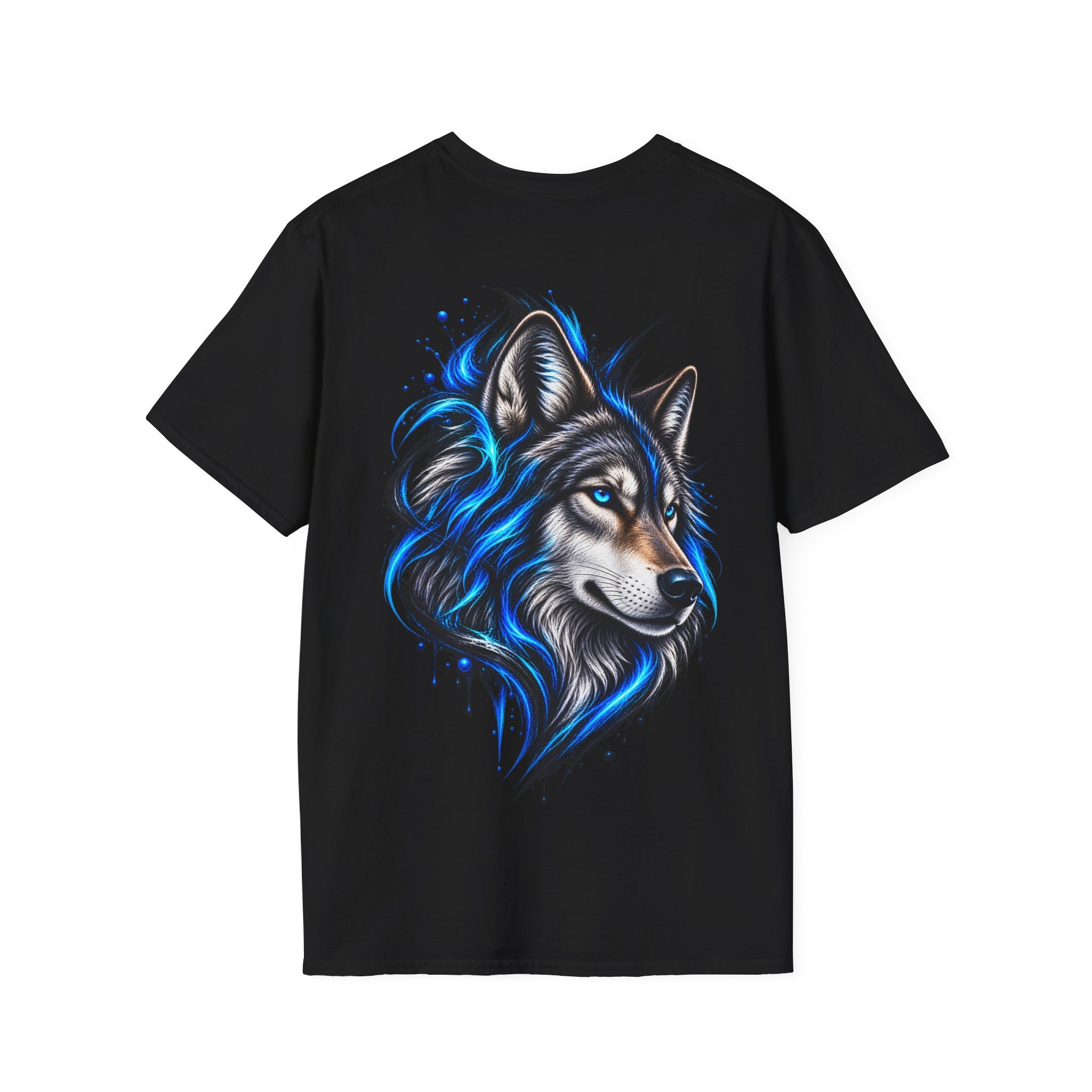 Camiseta Lobo Azul Místico - puesta por un modelo