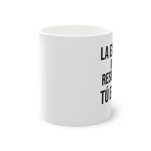 Taza "La Excusa o el Resultado" - detalle del asa y acabado de cerámica