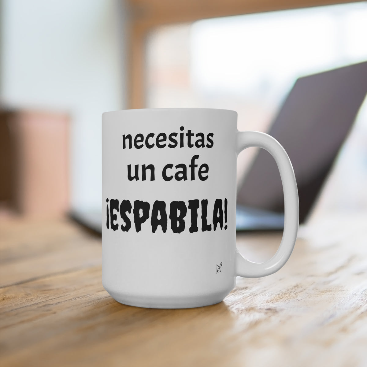 Taza "Necesitas un Café — ¡Espabila!" - vista frontal con el diseño