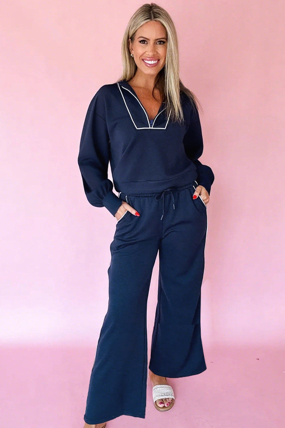 Conjunto Azul Marino de Jersey con Cremallera y Pantalón Crop | Detallia