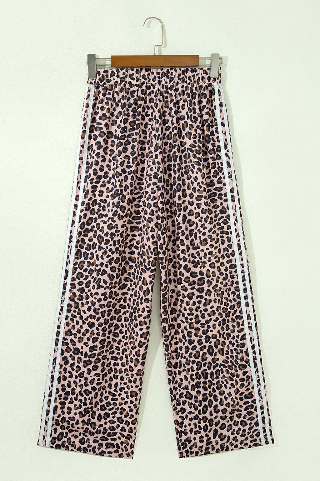 Pantalón Beige Leopardo con Raya Lateral | Detallia