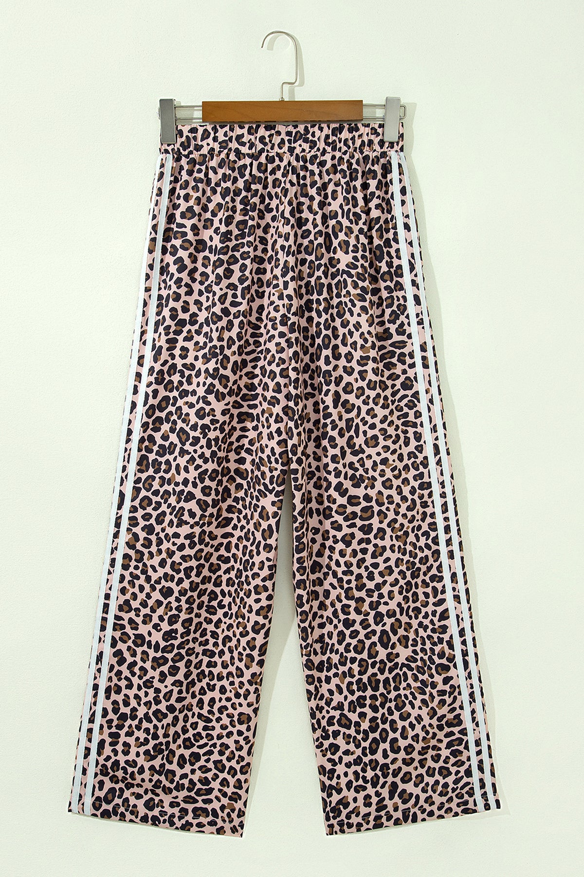 Pantalón Beige Leopardo con Raya Lateral | Detallia