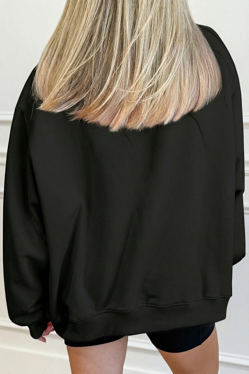 Sudadera Negra Oversize de Cuello Alto | Detallia