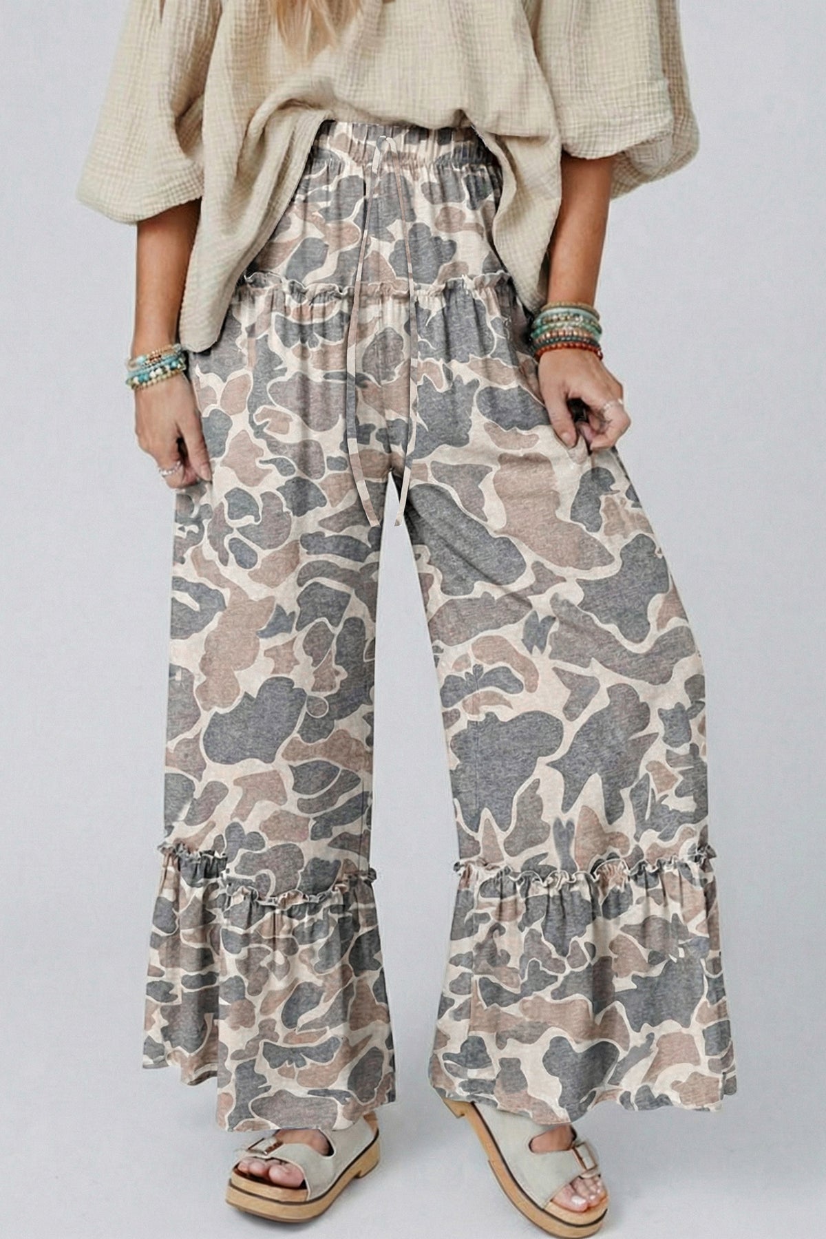 Pantalón Camuflaje Multicolor de Pernera Ancha | Detallia