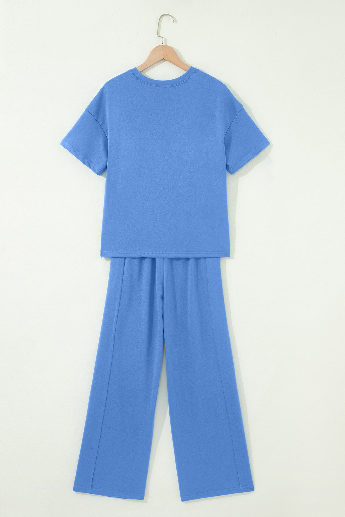 Conjunto Azul Cielo de Camiseta Oversize y Pantalón con Bolsillos | Detallia