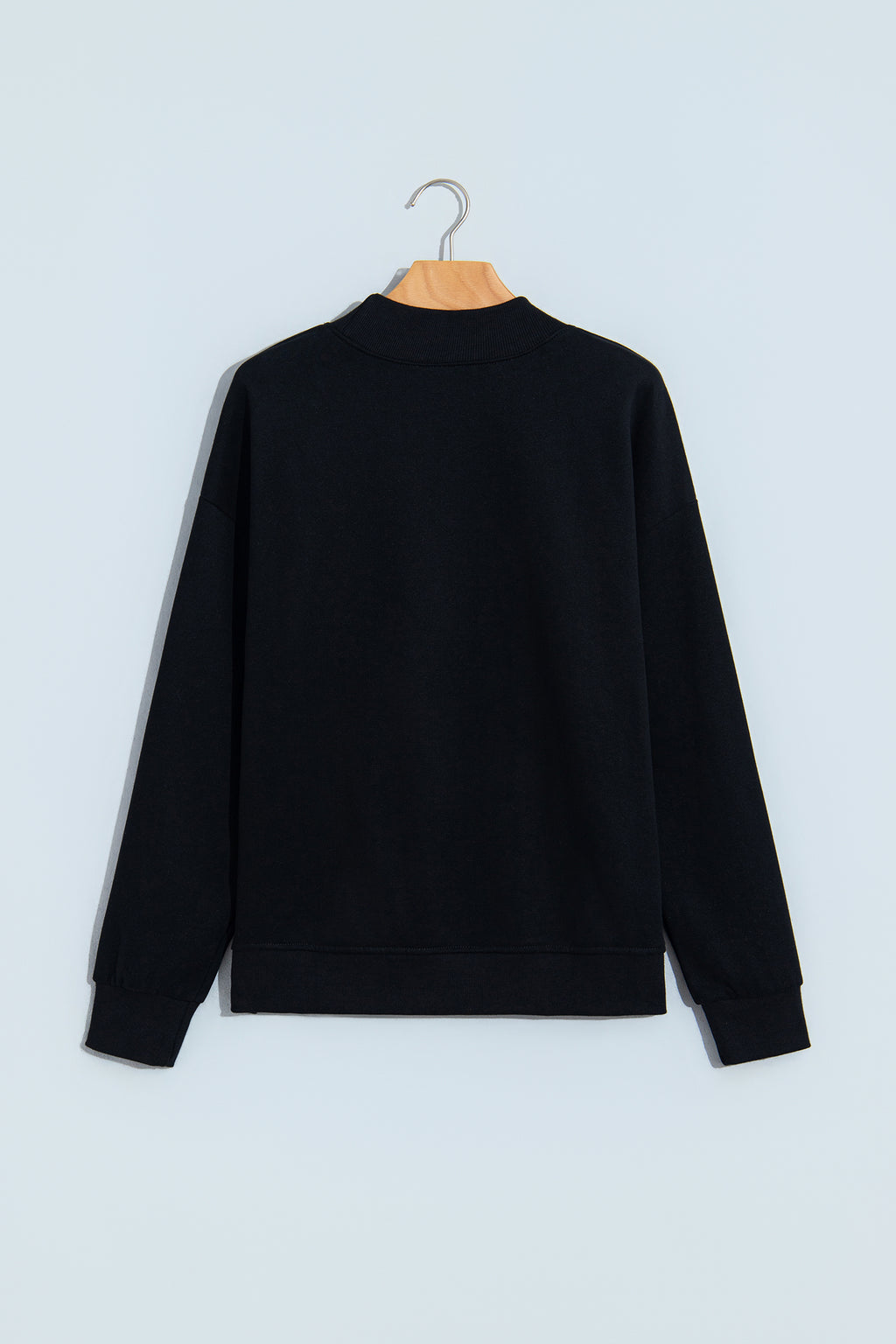 Sudadera Negra Oversize de Cuello Alto | Detallia