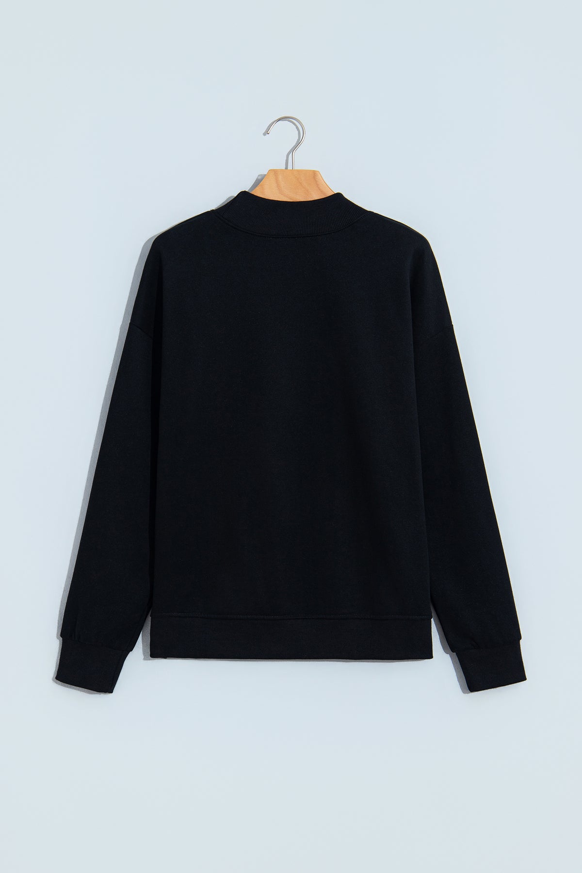 Sudadera Negra Oversize de Cuello Alto | Detallia