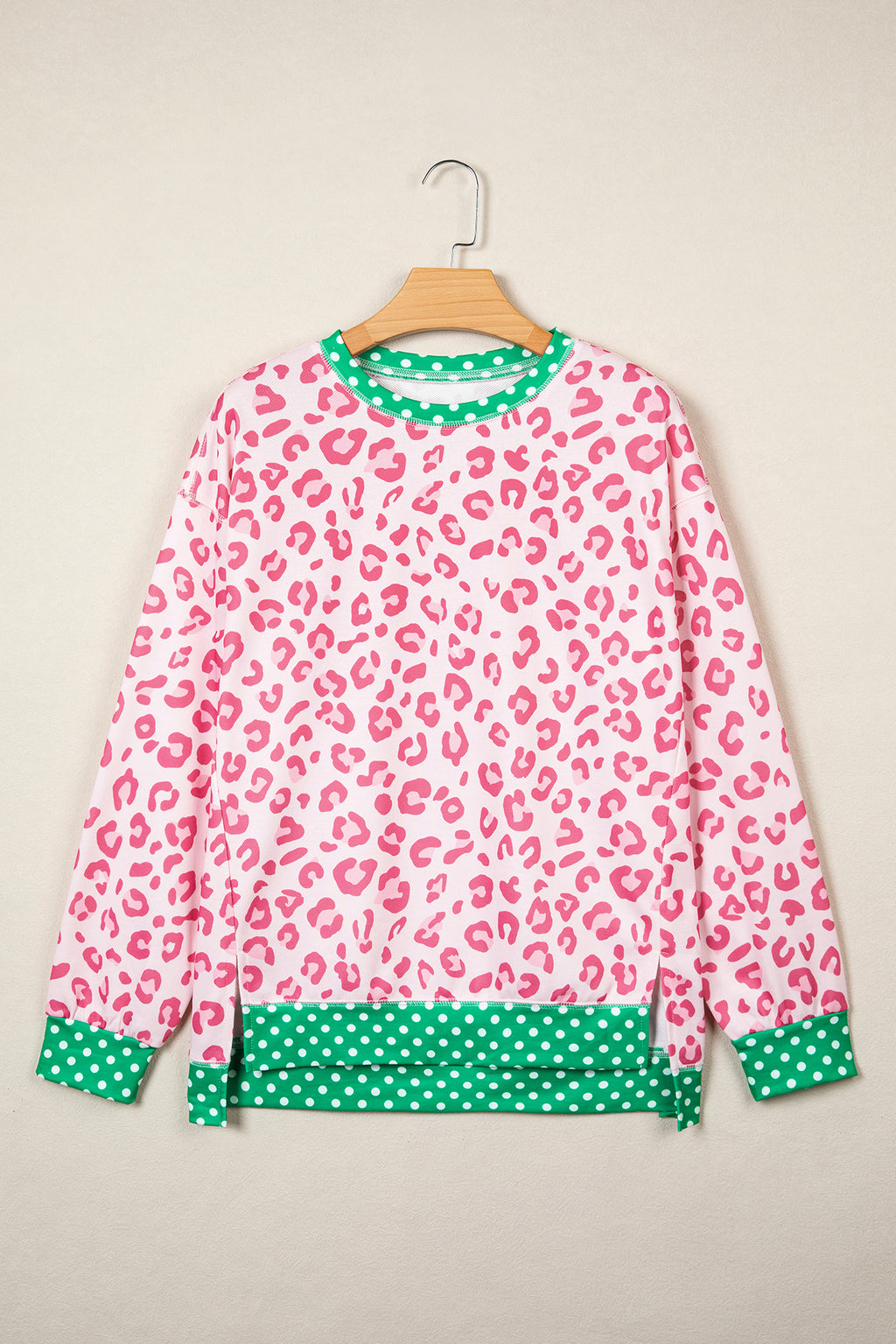 Top Caqui de Manga Larga con Estampado Leopardo y Lunares | Detallia