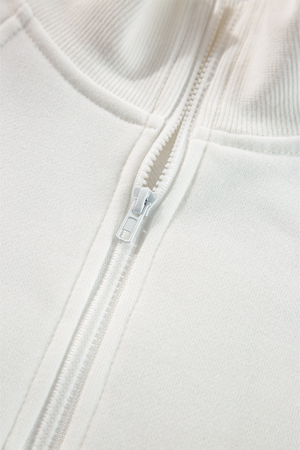 Sudadera Fucsia de Cuello Cremallera y Hombro Caído | Detallia