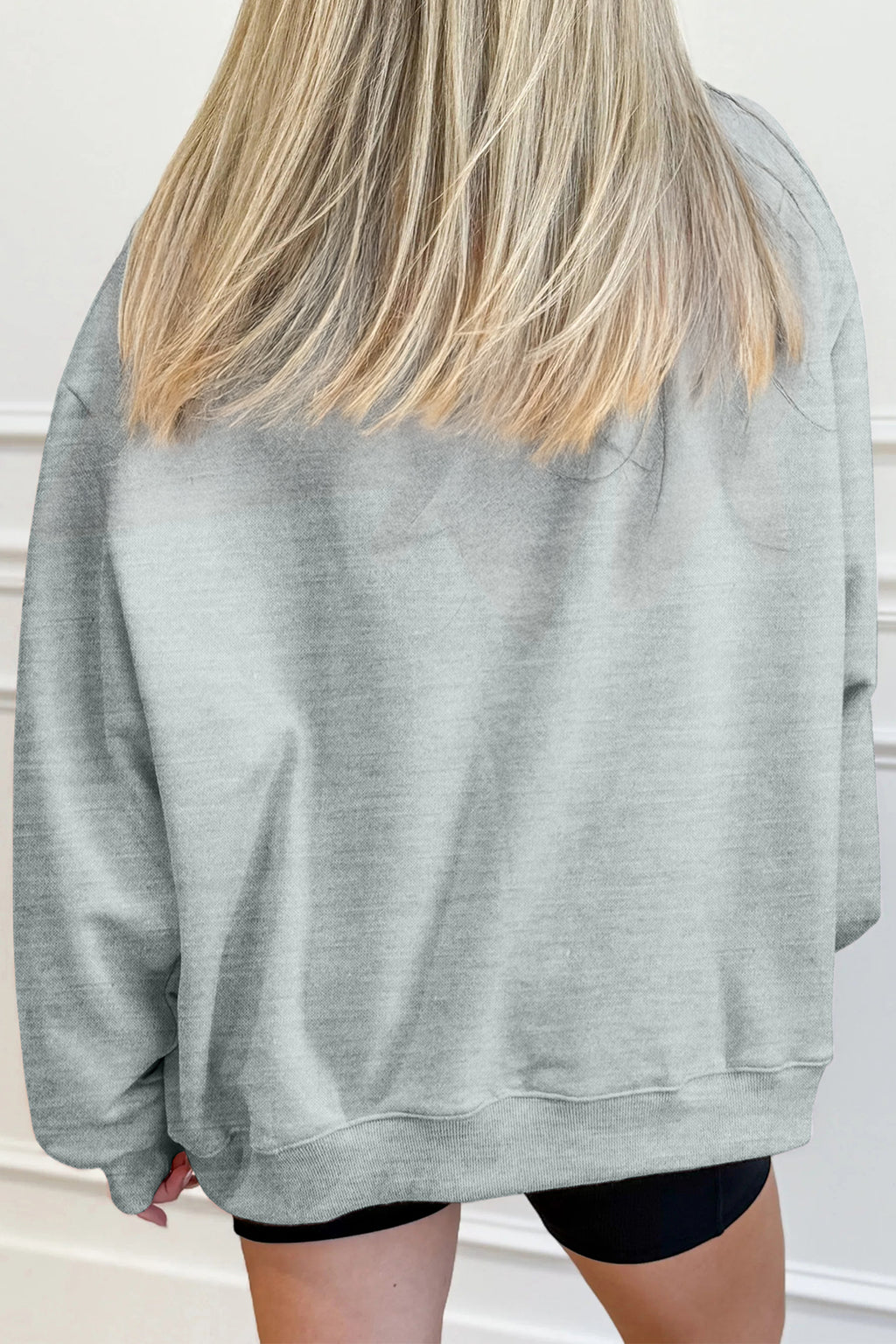 Sudadera Negra Oversize de Cuello Alto | Detallia