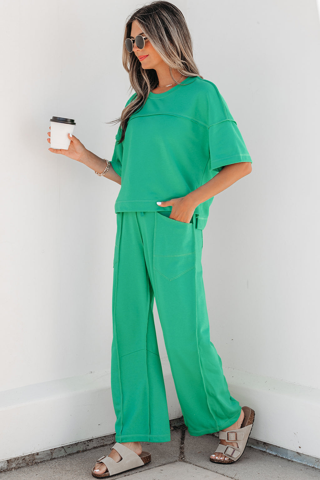 Conjunto Rojo Rosado de Camiseta Boxy y Pantalón Barrel | Detallia