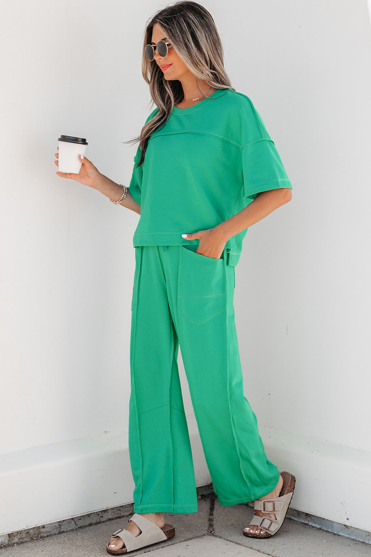 Conjunto Rojo Rosado de Camiseta Boxy y Pantalón Barrel | Detallia
