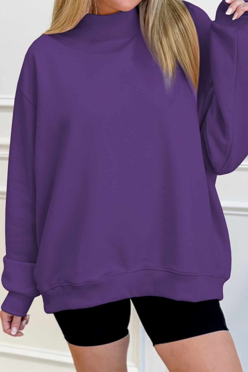 Sudadera Negra Oversize de Cuello Alto | Detallia