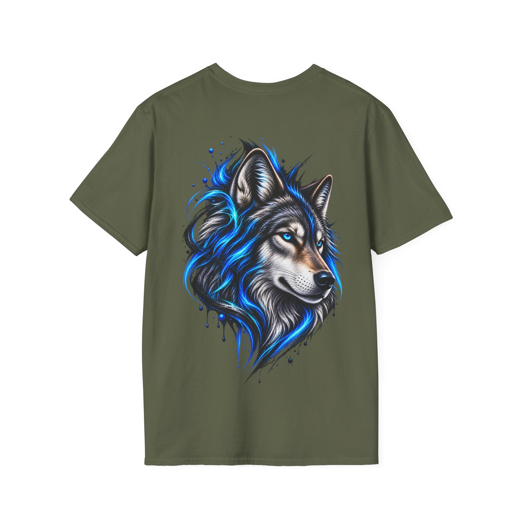 Camiseta Lobo Azul Místico - puesta por un modelo