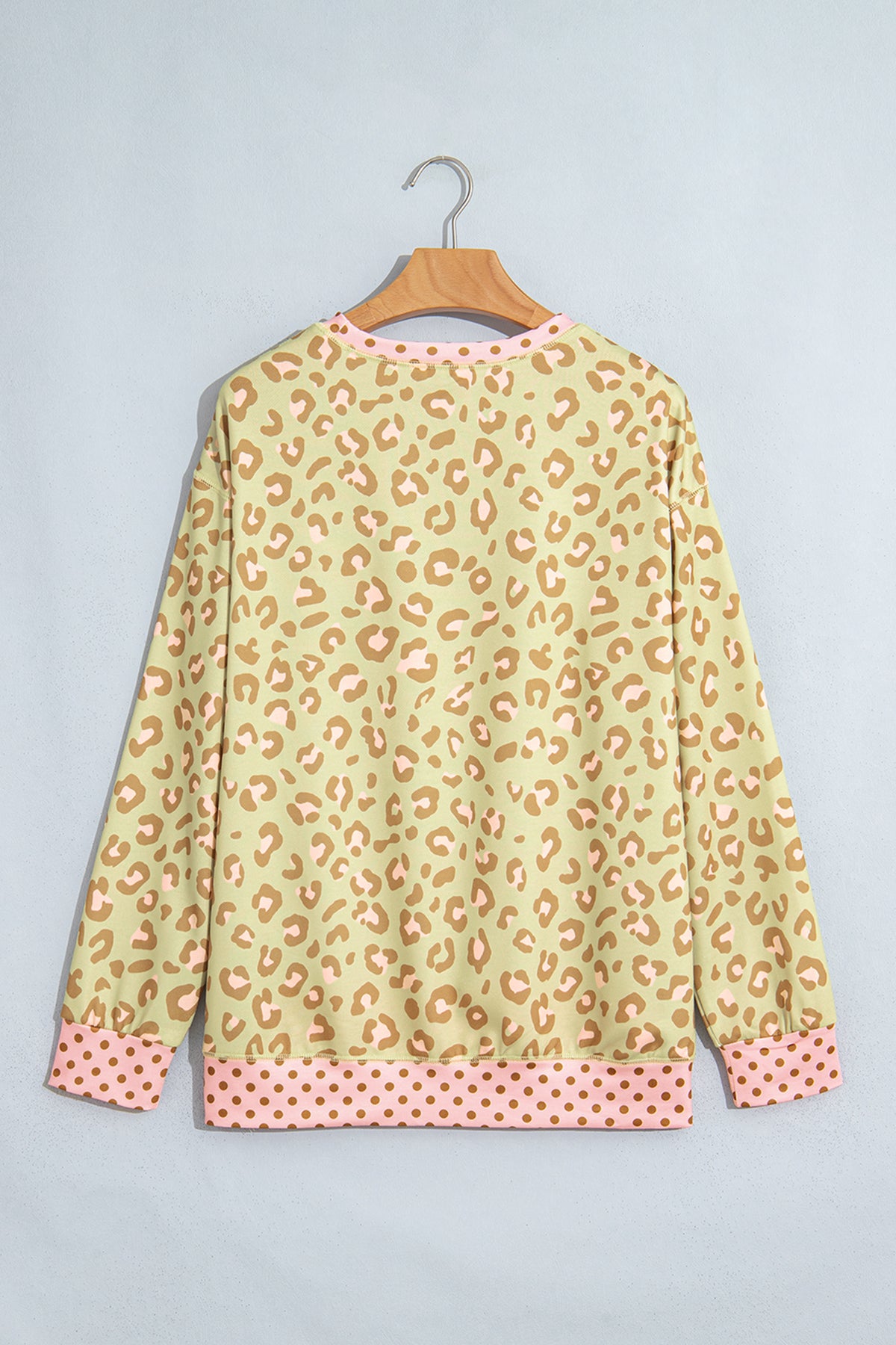 Top Caqui de Manga Larga con Estampado Leopardo y Lunares | Detallia