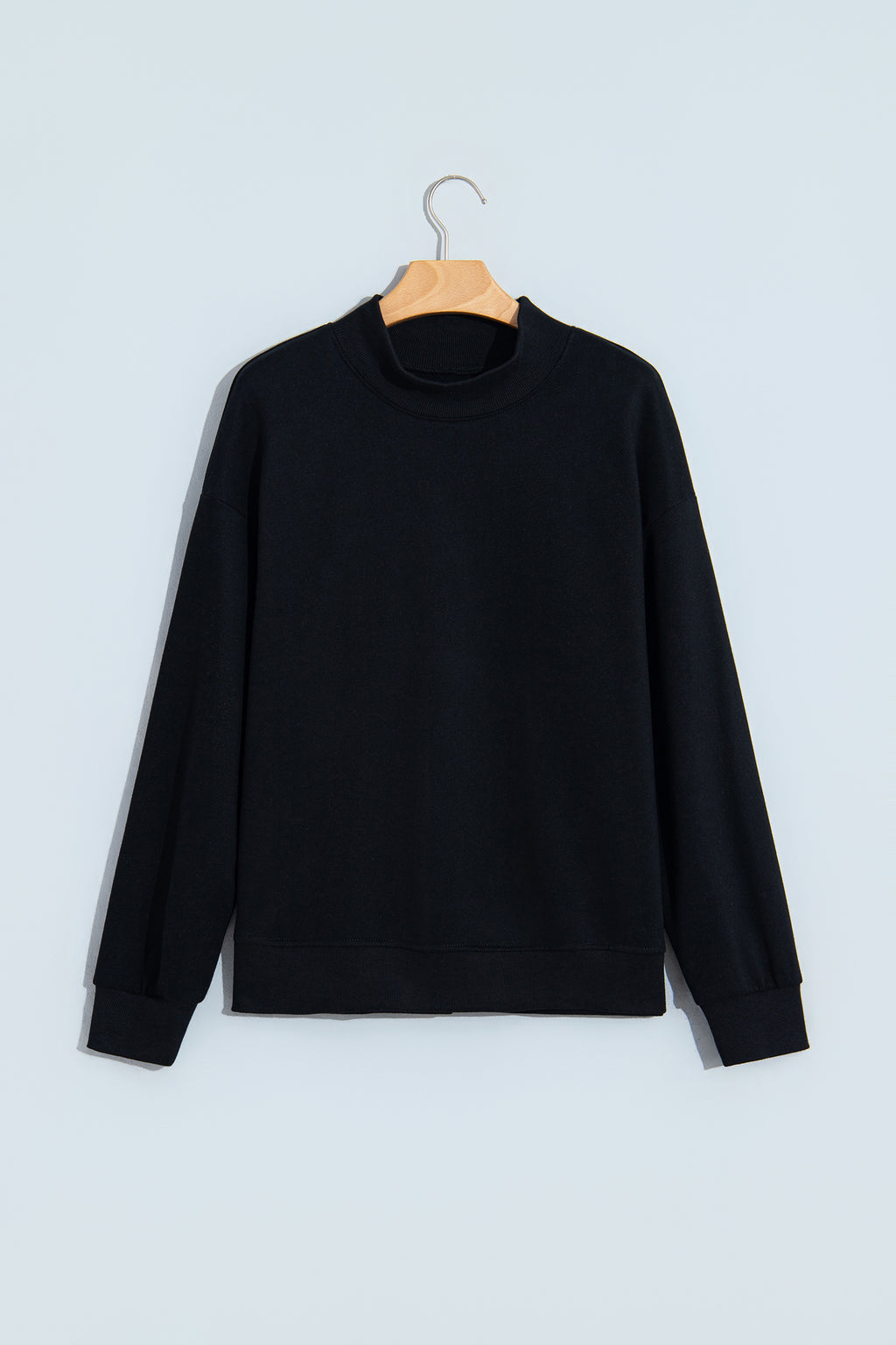 Sudadera Negra Oversize de Cuello Alto | Detallia