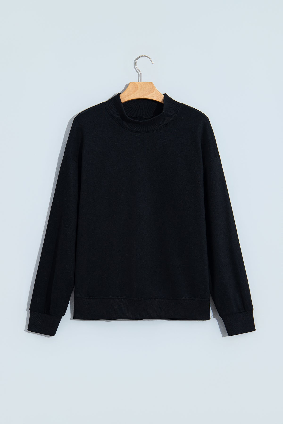 Sudadera Negra Oversize de Cuello Alto | Detallia
