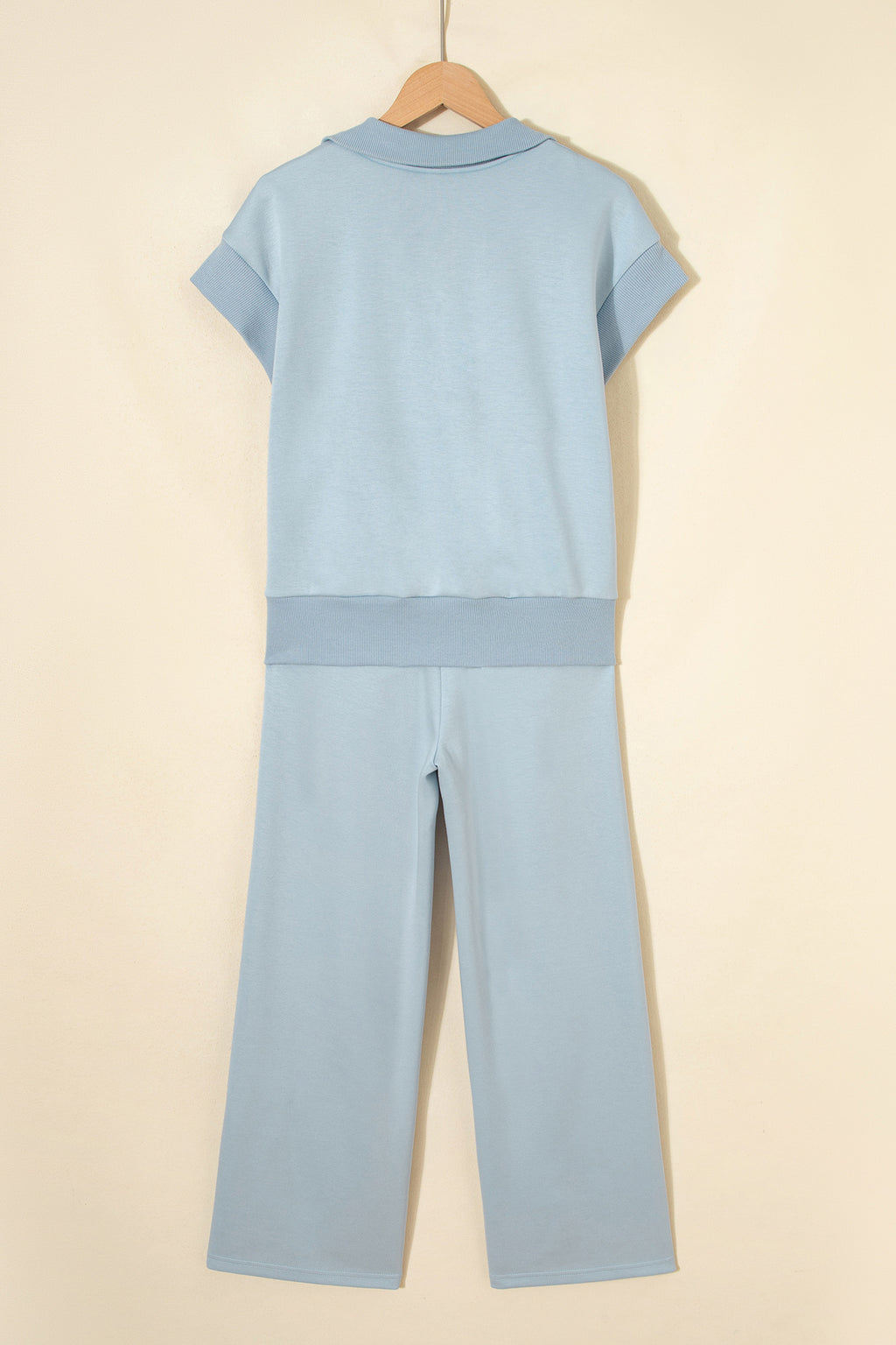 Conjunto Azul Celeste de Polo con Cremallera y Pantalón | Detallia