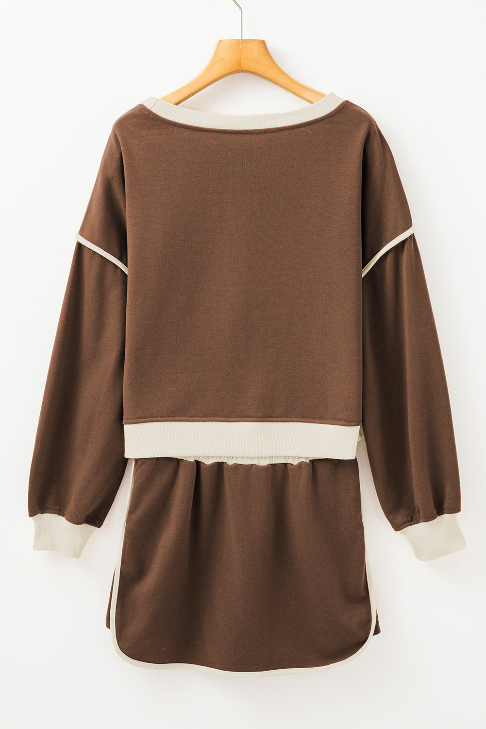 Conjunto Negro de Jersey Holgado con Ribete y Falda-Short Cruzada | Detallia
