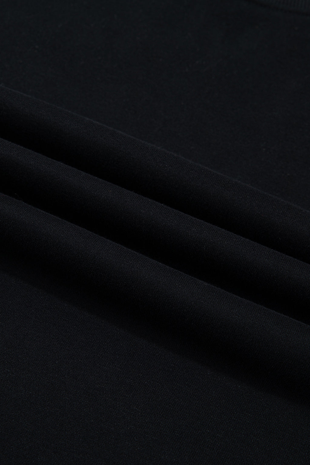 Sudadera Negra Oversize de Cuello Alto | Detallia
