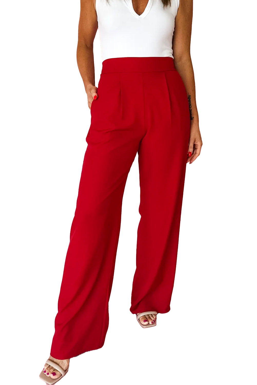 Pantalón Rojo Fuego con Pliegues | Detallia