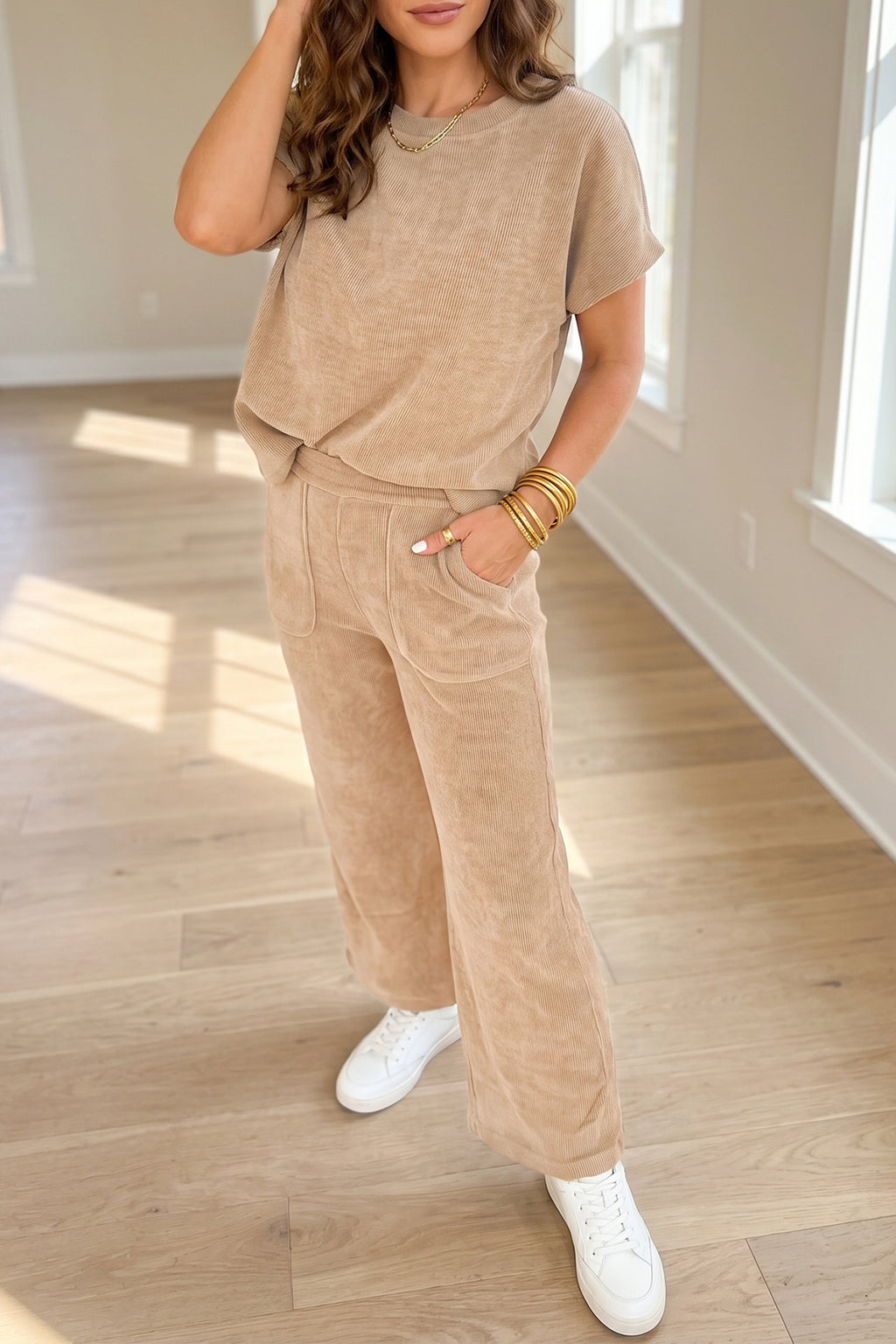 Conjunto Beige Francés de Top Canalé Manga Corta y Pantalón | Detallia