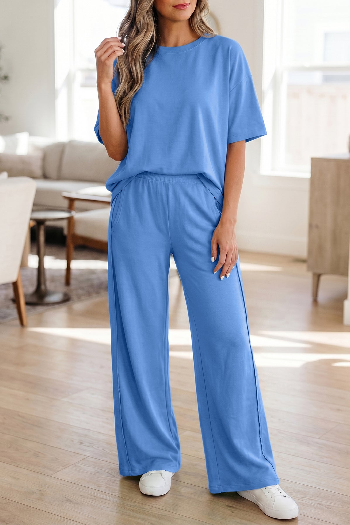 Conjunto Azul Cielo de Camiseta Oversize y Pantalón con Bolsillos | Detallia