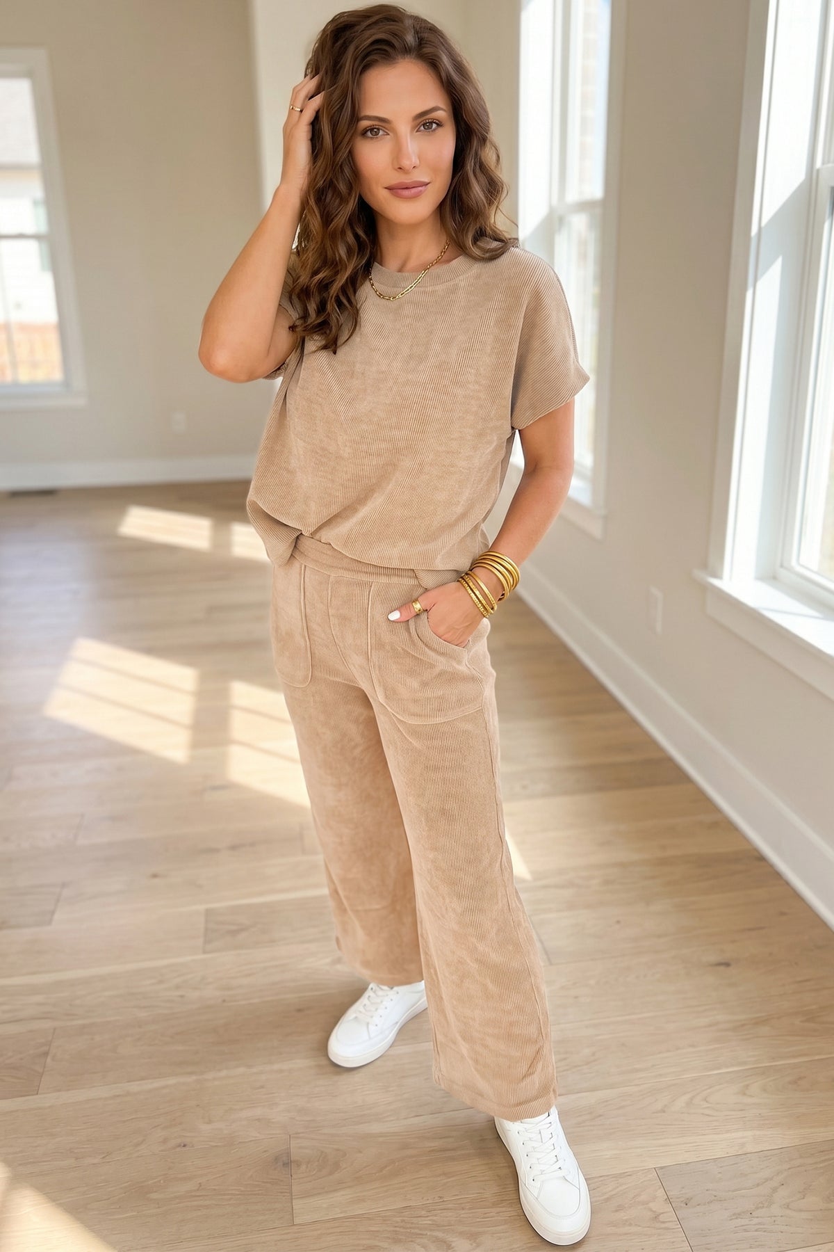 Conjunto Beige Francés de Top Canalé Manga Corta y Pantalón | Detallia