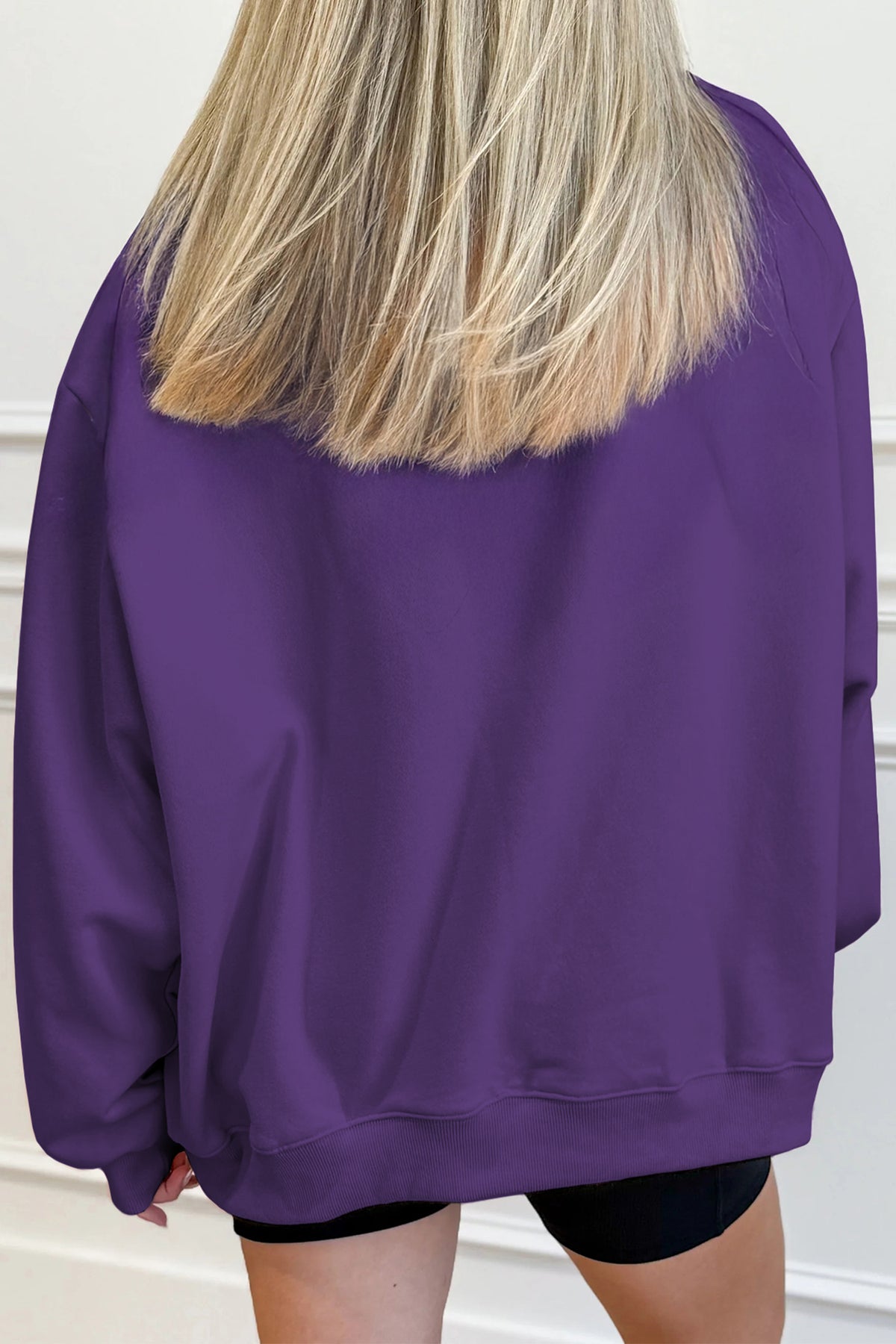 Sudadera Negra Oversize de Cuello Alto | Detallia