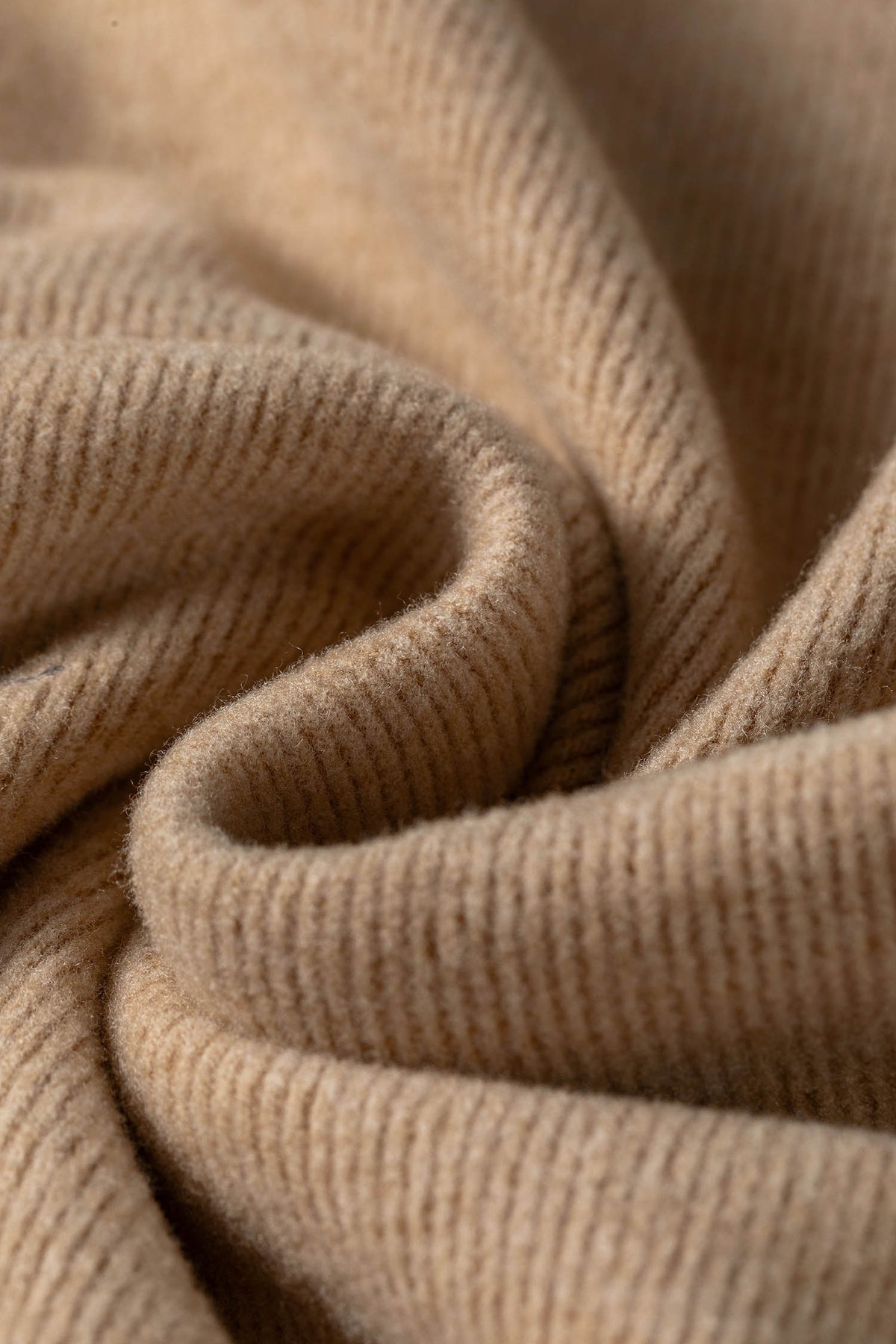 Conjunto Beige Francés de Top Canalé Manga Corta y Pantalón | Detallia